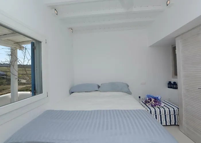 Luxury White Maisonette 别墅 *