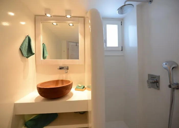 Luxury White Maisonette ヴィラ