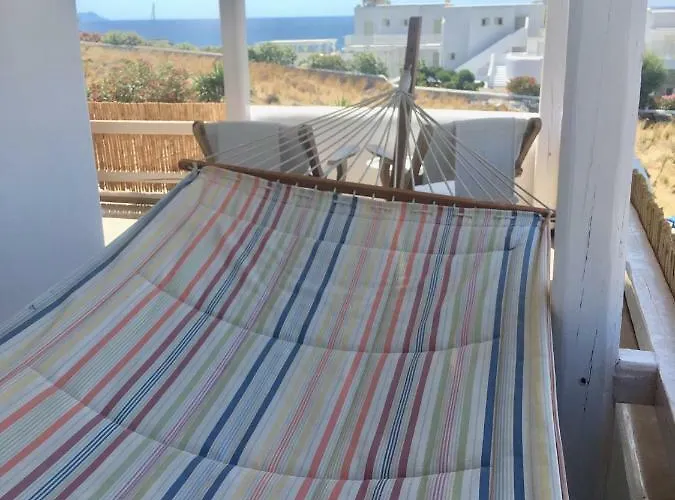 Luxury White Maisonette カラファティス